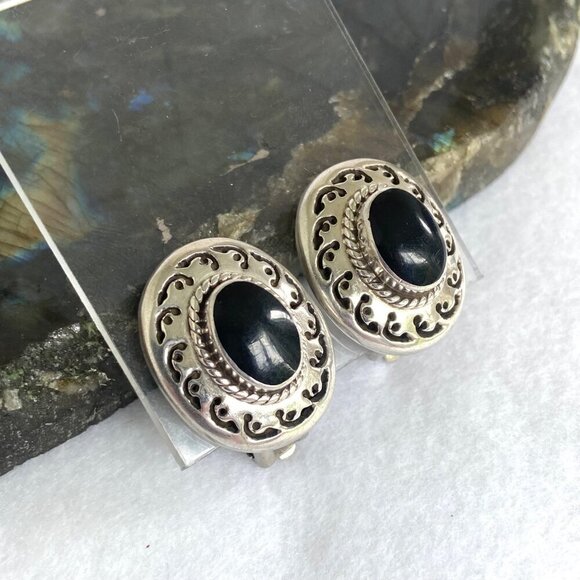 VTG Sterling Silver 925 Mexico Heavy Oval Bezel Set Black Onyx Clip On Earrings - Picture 2 of 15